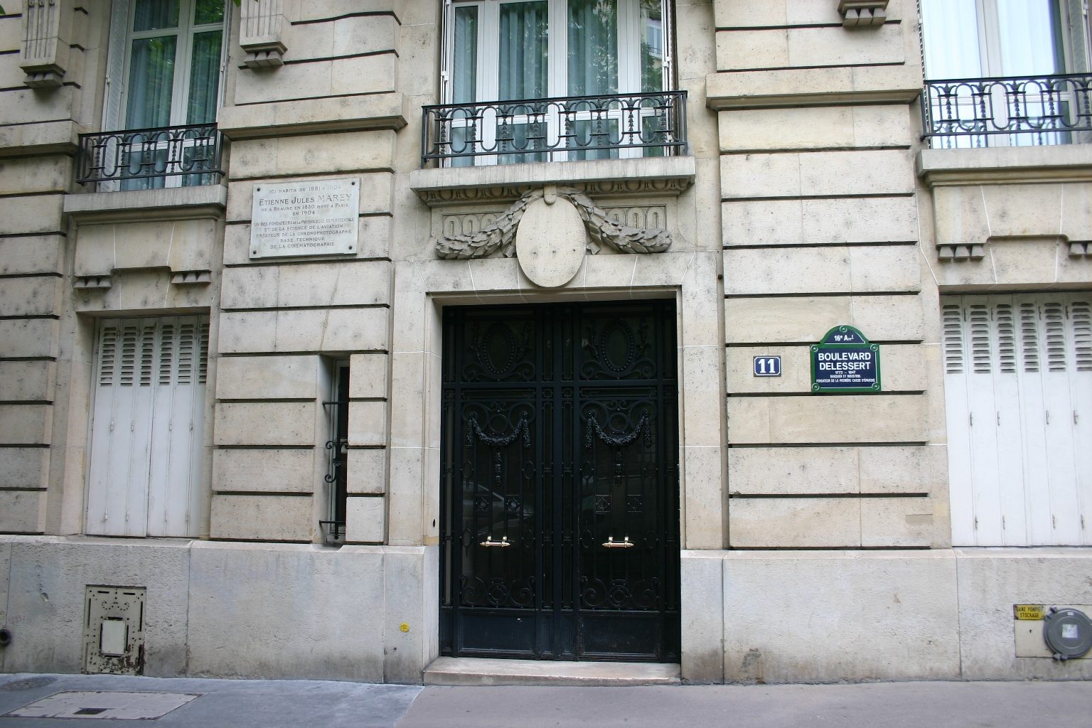 Etienne Jules Marey's last home, Paris (3).JPG